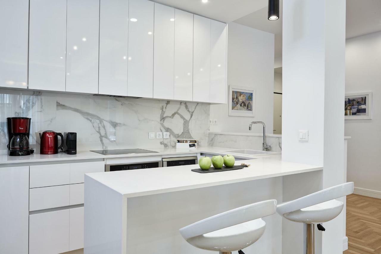 Luxurious Spacious Apt Next To Hilton Hotel Aten Exteriör bild