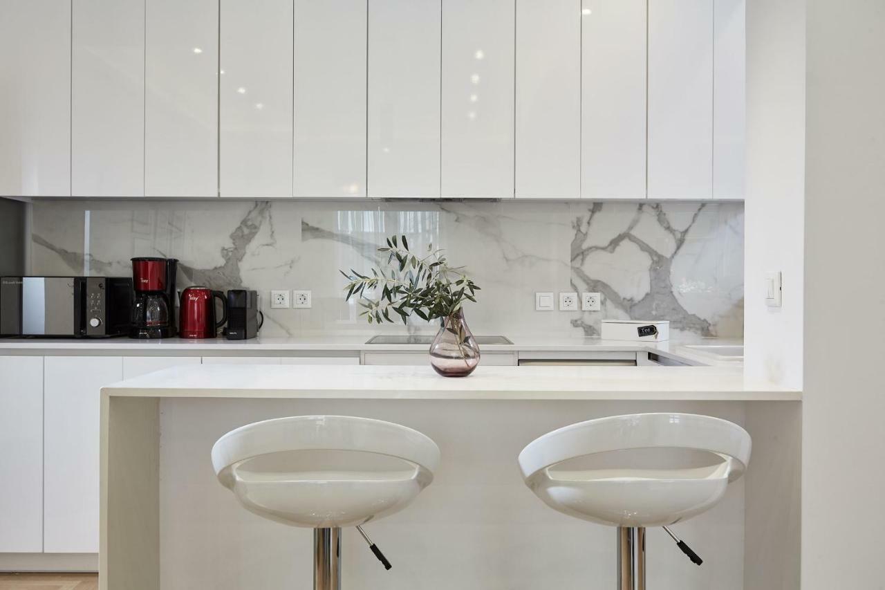 Luxurious Spacious Apt Next To Hilton Hotel Aten Exteriör bild